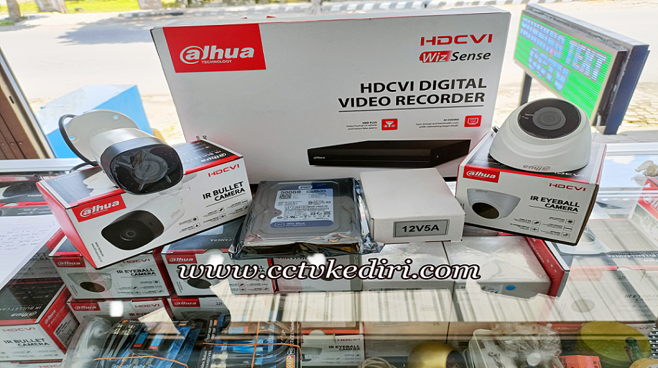 <p>CCTV sebuah alat yang dapat melakukan perekaman kejadian atau sebuah pristiwa tanpa menggunakan operator. Untuk sinyal yang di tangkap CCTV bersifat tertutup atau tidak di distribusikan lagi ke publik layaknya siaran televisi. Umumnya kamera CCTV di gunakan untuk memberikan pengawasan penuh pada sebuah area secara otomatis tanpa menggunakan petugas untuk pengawasan di sepanjang waktu.</p>